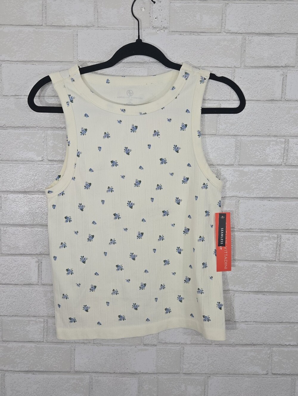 Adrienne Vittadini NWT floral sport tank